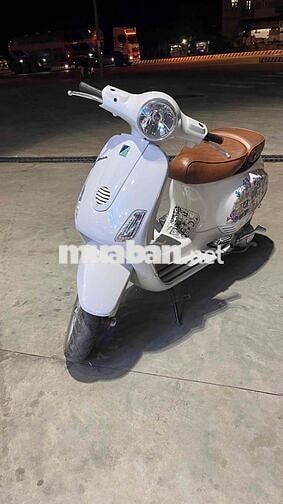 Piaggio Vespa Trắng