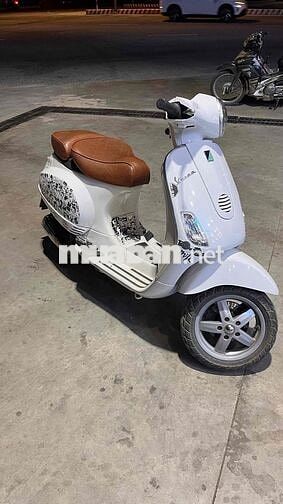 Piaggio Vespa Trắng