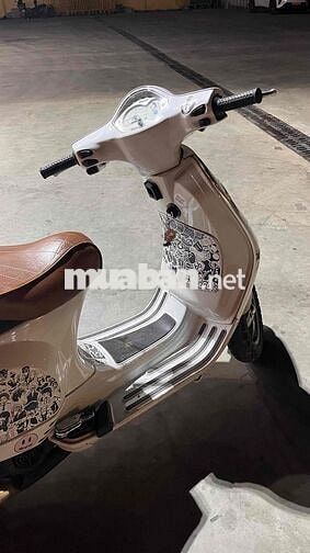 Piaggio Vespa Trắng
