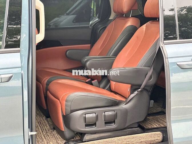 Kia Carnival Signature 2024 Xanh/Nâu 7 chỗ