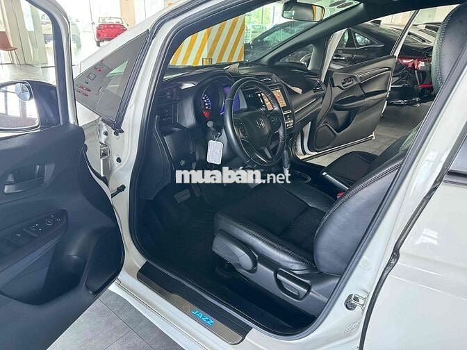 Honda Jazz 2018 Trắng 21.300 km