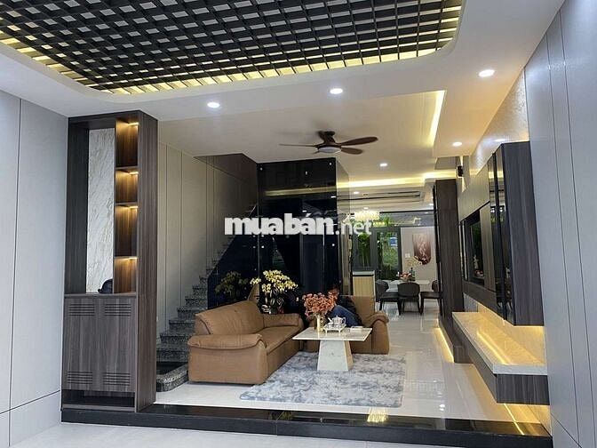 Bán Nhà Đẹp 4 Tầng Full Nội Thất, 90m², Thang Máy, Chỉ 16 Tỷ 5, Quận 7