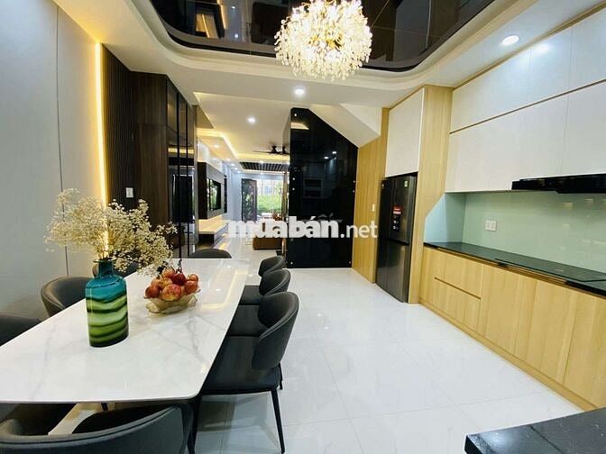 Bán Nhà Đẹp 4 Tầng Full Nội Thất, 90m², Thang Máy, Chỉ 16 Tỷ 5, Quận 7