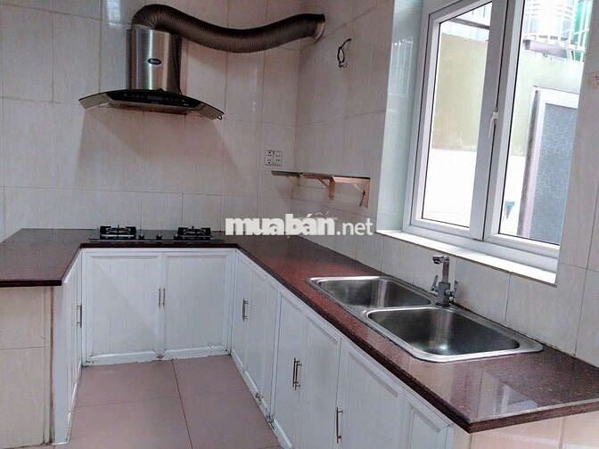Nhà Fun Nội Thất 5x20 3lầu 4pn 6wc Sân Thượng