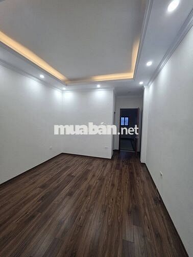 CHO THUÊ NHÀ MỚI 5 TẦNG VẠN PHÚC - THANG MÁY – Ô TÔ VÀO NHÀ CHỈ 16 TR