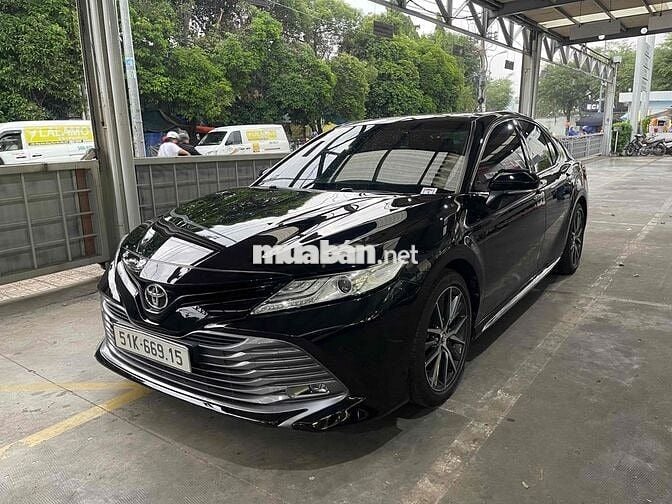 Toyota Camry 2.5Q 2020 / Giá thương lượng