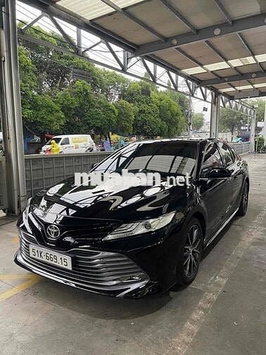Toyota Camry 2.5Q 2020 / Giá thương lượng