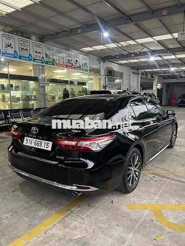Toyota Camry 2.5Q 2020 / Giá thương lượng