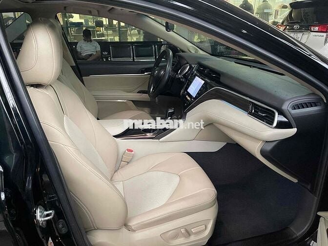 Toyota Camry 2.5Q 2020 / Giá thương lượng