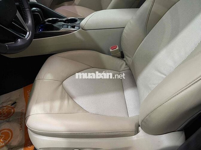 Toyota Camry 2.5Q 2020 / Giá thương lượng