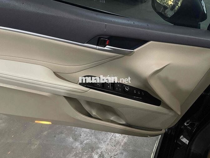 Toyota Camry 2.5Q 2020 / Giá thương lượng