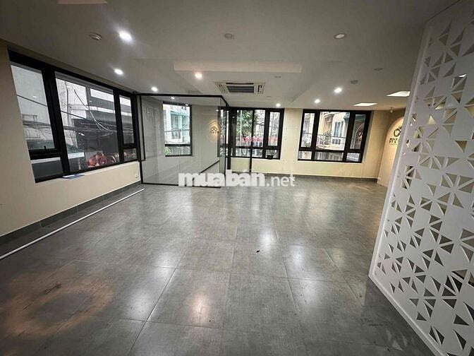 cho thuê mặt bằng tầng 2 rộng lô góc 100m2 ở 26 Nguyên Hồng - Đống Đa