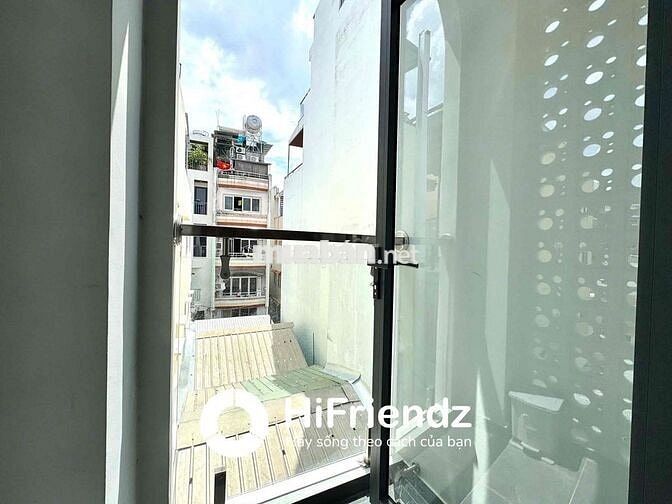 Phòng ban rộng siêu thoáng dạng Duplex ngay Gần chợ Bàu Sưn Quận 5