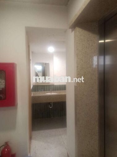 Nhà cho thuê. Hẻm 8m. Vị trí Nhà cạnh ngã tư đường UVK & NGT, P.25,QBT