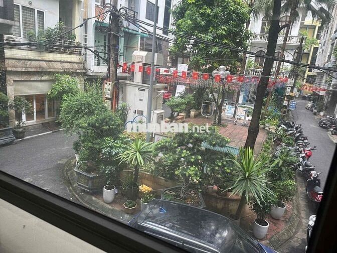 cho thuê mặt bằng tầng 2 rộng lô góc 100m2 ở 26 Nguyên Hồng - Đống Đa