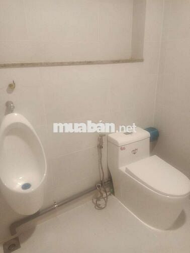 Nhà cho thuê. Hẻm 8m. Vị trí Nhà cạnh ngã tư đường UVK & NGT, P.25,QBT
