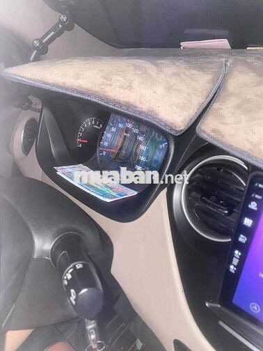 Hyundai Grand i10 2015 Trắng 5 chỗ 93k km