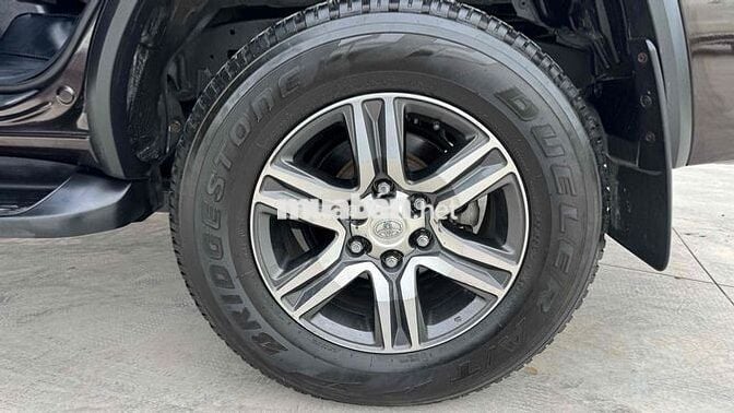 Toyota Fortuner 2020 2.4G 4x2 AT Đen