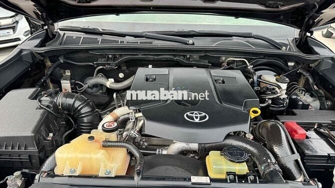 Toyota Fortuner 2020 2.4G 4x2 AT Đen
