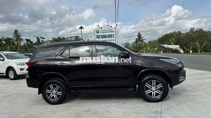 Toyota Fortuner 2020 2.4G 4x2 AT Đen