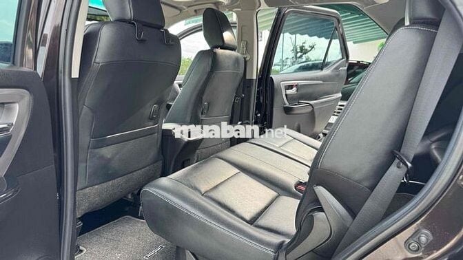 Toyota Fortuner 2020 2.4G 4x2 AT Đen