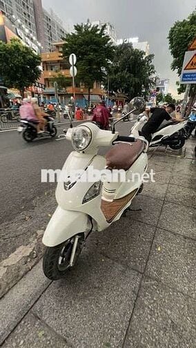 SYM Elizabeth FI 2013 Trắng