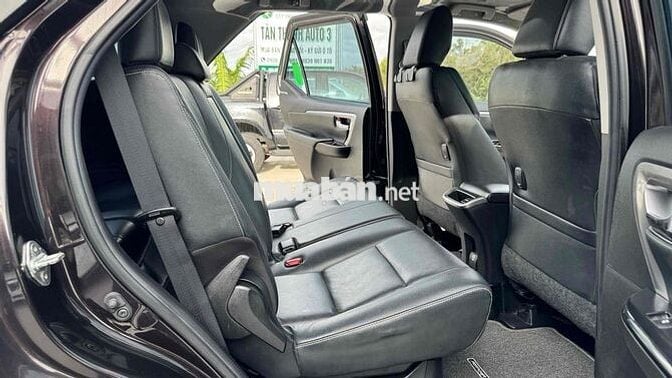 Toyota Fortuner 2020 2.4G 4x2 AT Đen