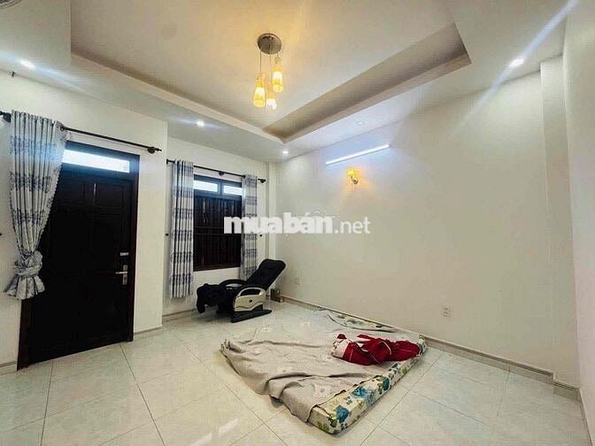 SHR , 40m2 4 tầng chỉ 2ty5 cuối hl2 hẻm 10m thông