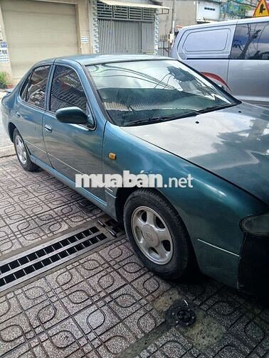Nissan Bluebird 5 chỗ Xanh ngọc Nhật Bản
