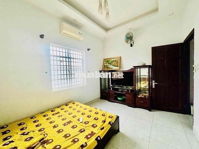SHR , 40m2 4 tầng chỉ 2ty5 cuối hl2 hẻm 10m thông