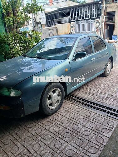 Nissan Bluebird 5 chỗ Xanh ngọc Nhật Bản