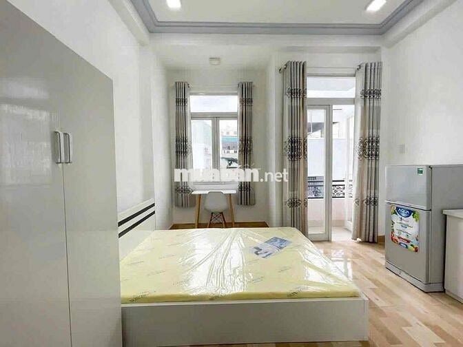 PHÒNG CỬA SỔ - BAN CÔNG - CẠNH CHỢ TÂN MỸ