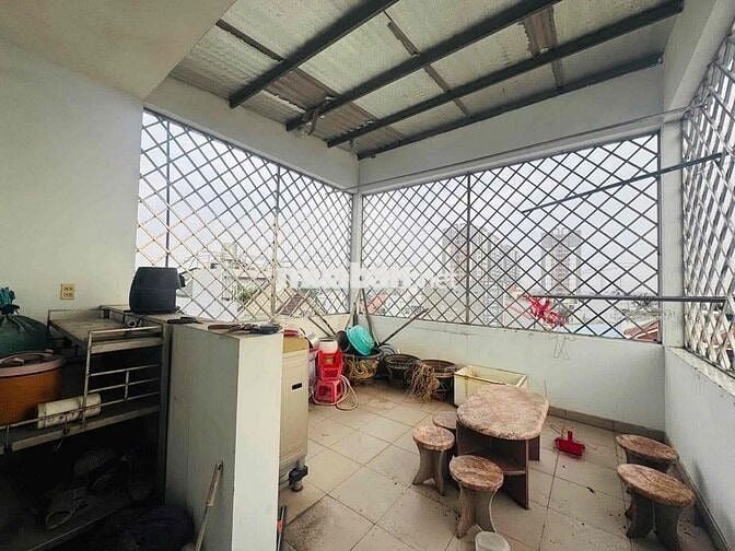 SHR , 40m2 4 tầng chỉ 2ty5 cuối hl2 hẻm 10m thông