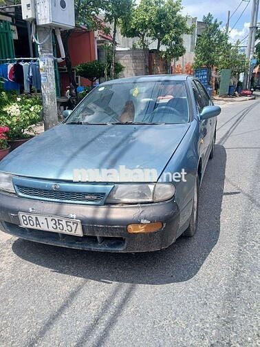 Nissan Bluebird 5 chỗ Xanh ngọc Nhật Bản