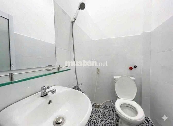 PHÒNG CỬA SỔ - BAN CÔNG - CẠNH CHỢ TÂN MỸ