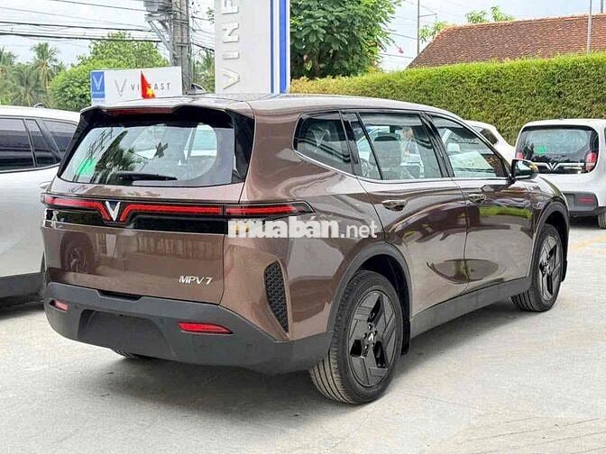 MPV 7 Giá Tốt, Cam Kết Xe Giao Sớm, Trả Trước 55tr