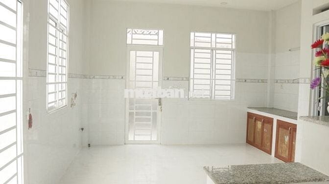 Nhà 1 trệt 1 lầu 135m² 2 phòng ngủ hẻm 8m Lê Văn Chí Linh Trung
