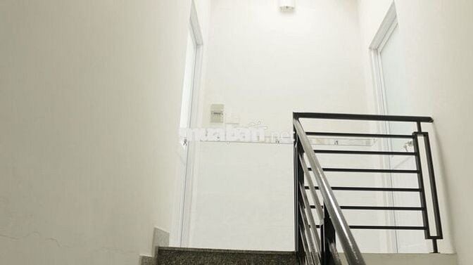 Nhà 1 trệt 1 lầu 135m² 2 phòng ngủ hẻm 8m Lê Văn Chí Linh Trung