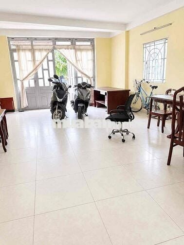 Nhà trệt lầu 5x12 mặt tiền đường Lê Thị Riêng đông đúc