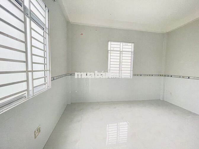 Nhà 1 trệt 1 lầu 135m² 2 phòng ngủ hẻm 8m Lê Văn Chí Linh Trung
