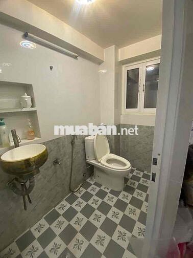 Bán Nhà Sát Cầu Chà Và Quận 8. 3 Tầng - 2 Pn - 2WC. Giá: 3,5 Tỷ