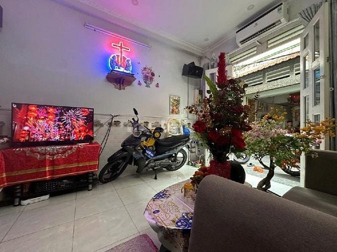 BÁN NHÀ 2 TẦNG HẺM XE BA GÁC – CAO LỖ – 35M² – NHỈNH 4 TỶ