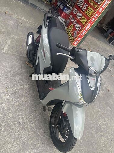 Kẹt tiền e bán Honda SH 160 ABS 2024 Odo 9k