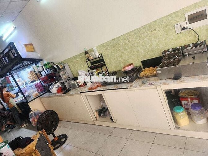 Tuyển phụ bếp, bán gà rán - món Hàn