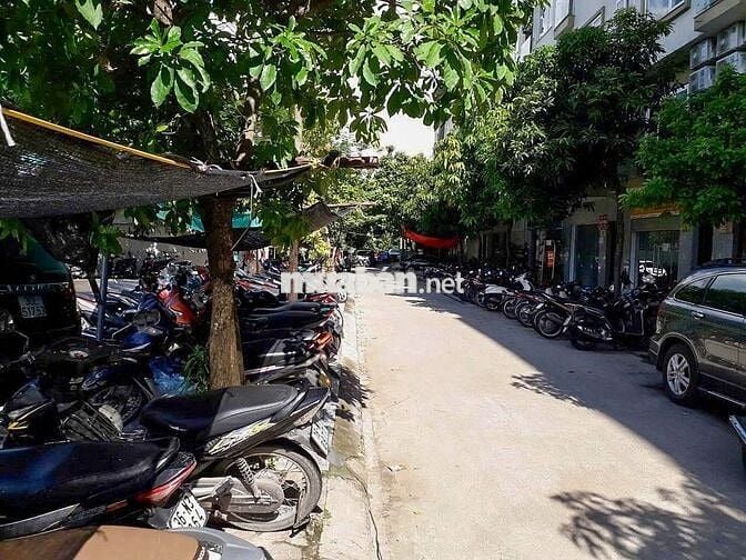 Đủ loại điện tích, có thang máy, điều hòa mát lạnh, nhà vệ sinh riêng
