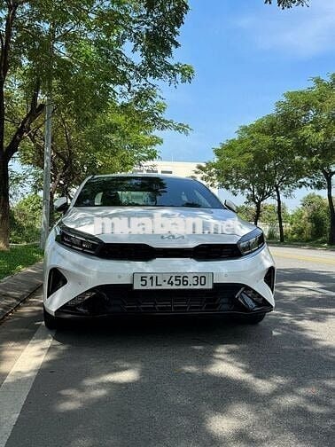 Chính chủ Kia K3 1.6 Premium 2024 Trắng odo 2 vạn
