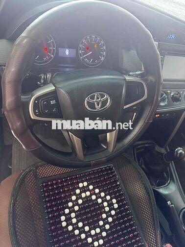 Toyota Innova 2.0E 2017 Số sàn Bạc