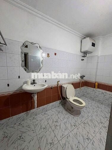 Cho thuê nhà Thái Thịnh 52m², 5PN, có sân để xe, 12 triệu/tháng