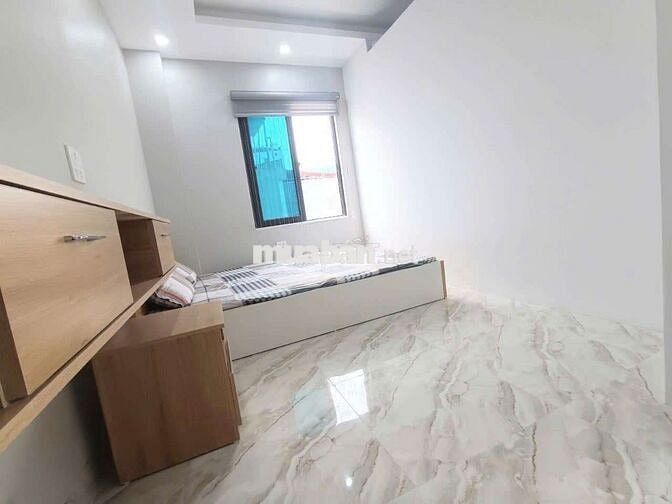Siêu phẩm CCMN 2n1k 40m2 Full nội thất. bếp riêng tại Ngõ Thái Thịnh 1
