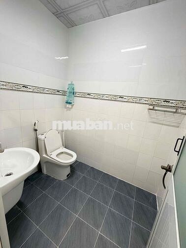 Nhà 135m2 mới 2 phòng hẻm ô tô gần ĐH Cần Thơ